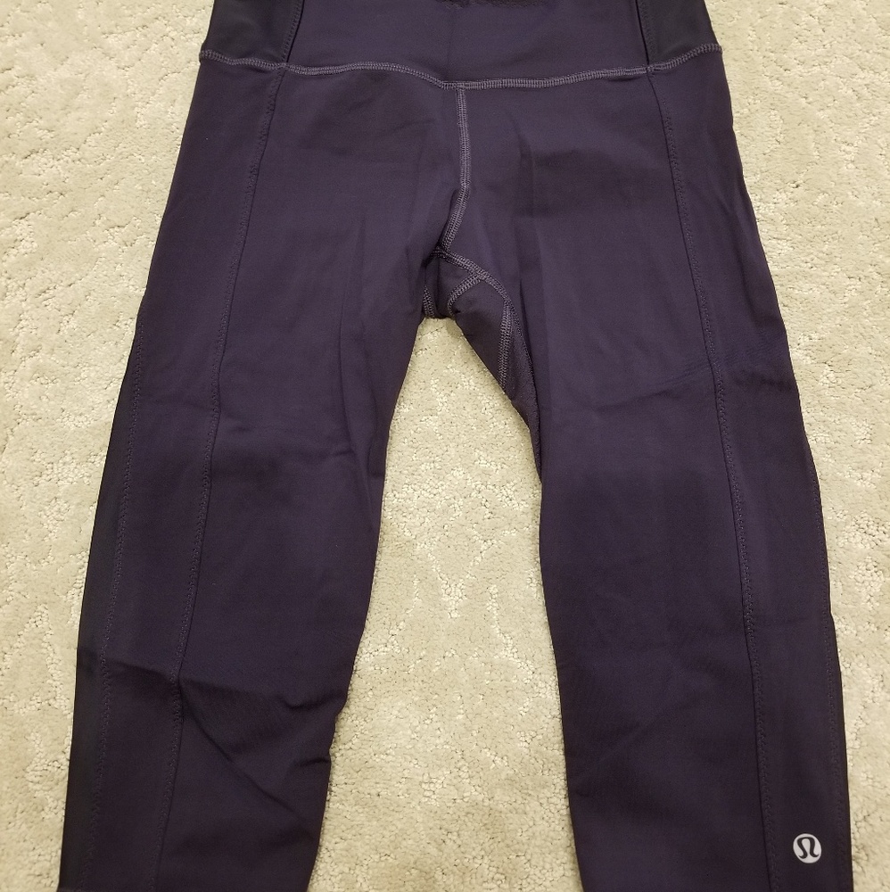 SOLD Lululemon biking crops